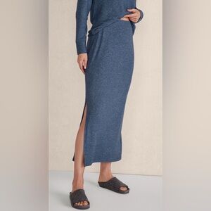 NWT Knit Skirt